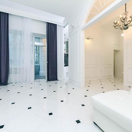 Luxury Beatiful Apartment On Pyshkinska Street Kyiv Exterior foto