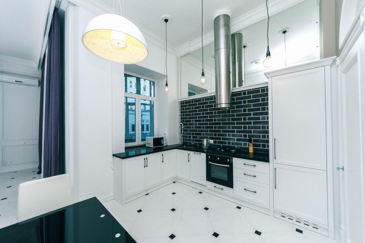 Luxury Beatiful Apartment On Pyshkinska Street Kyiv Exterior foto