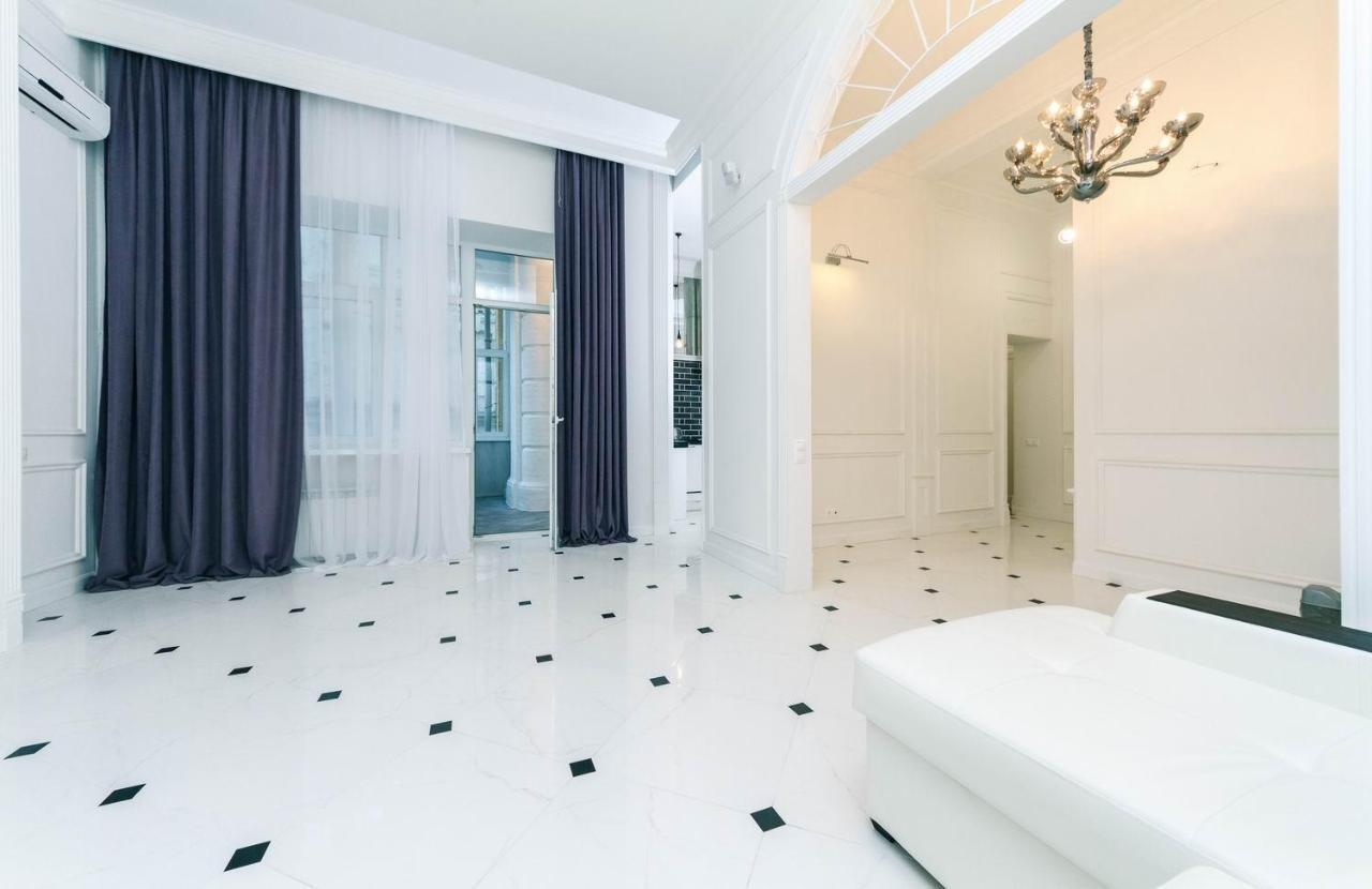 Luxury Beatiful Apartment On Pyshkinska Street Kyiv Exterior foto