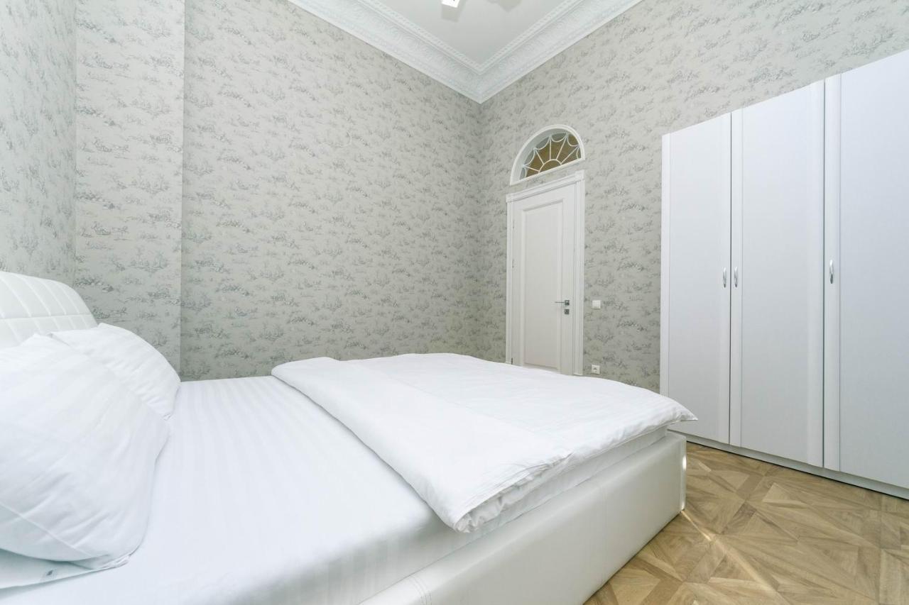 Luxury Beatiful Apartment On Pyshkinska Street Kyiv Exterior foto