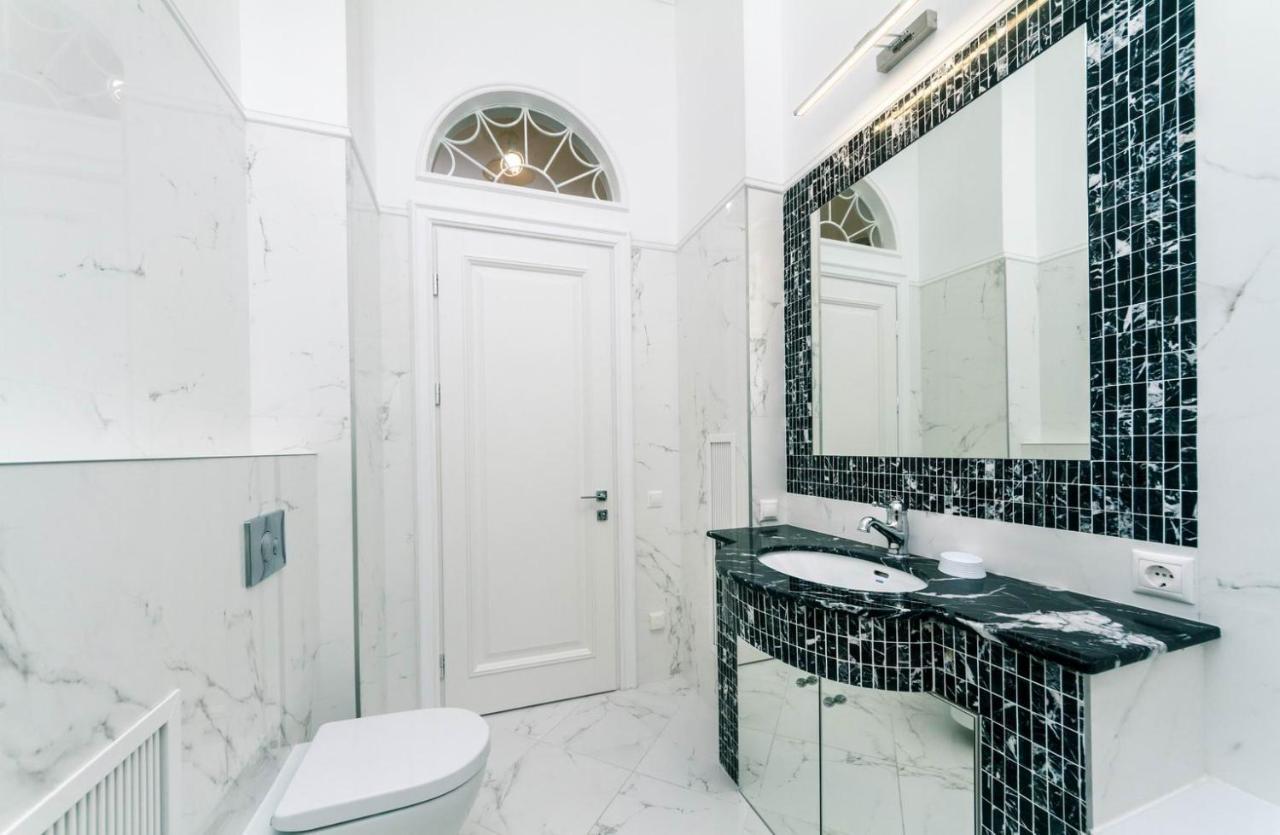 Luxury Beatiful Apartment On Pyshkinska Street Kyiv Exterior foto