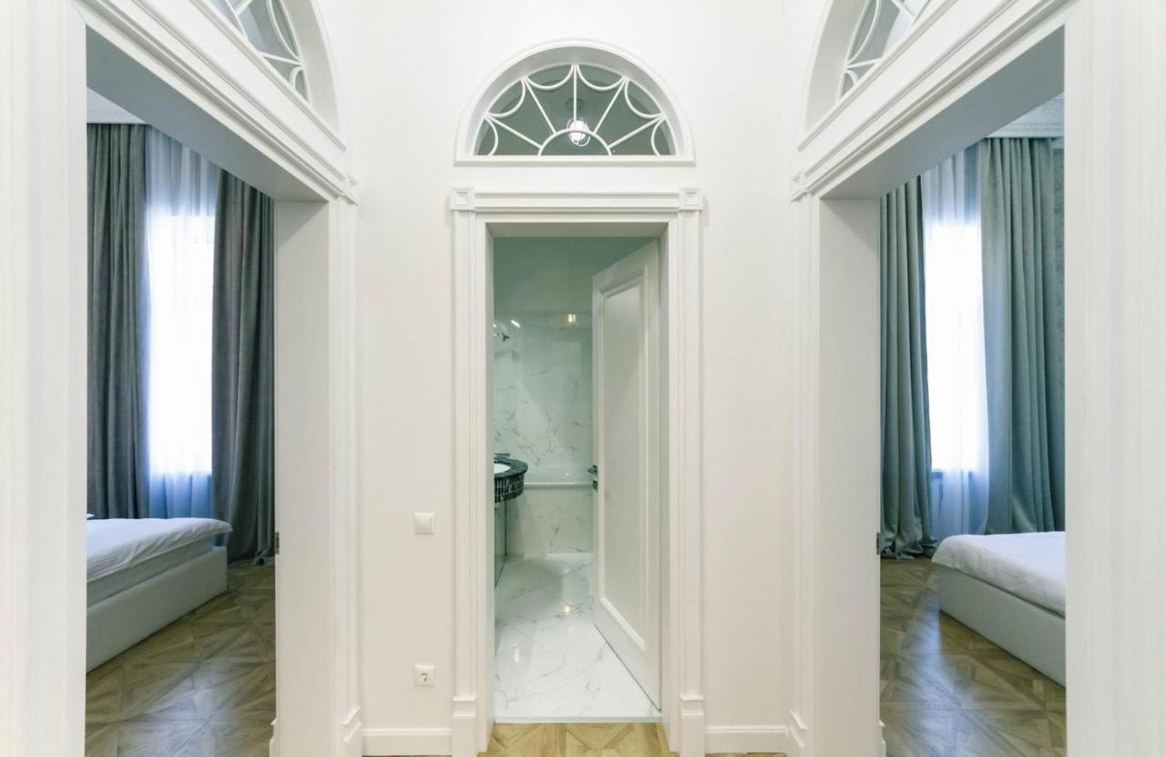 Luxury Beatiful Apartment On Pyshkinska Street Kyiv Exterior foto