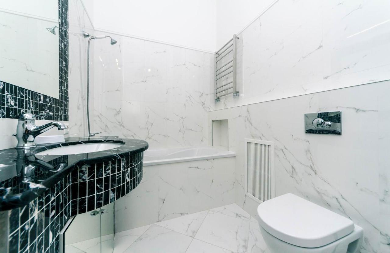 Luxury Beatiful Apartment On Pyshkinska Street Kyiv Exterior foto