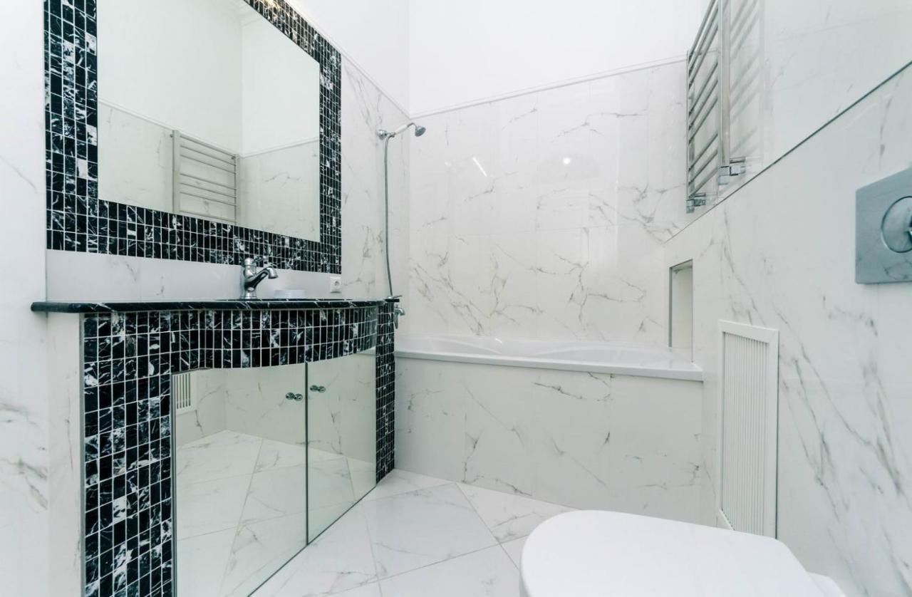 Luxury Beatiful Apartment On Pyshkinska Street Kyiv Exterior foto