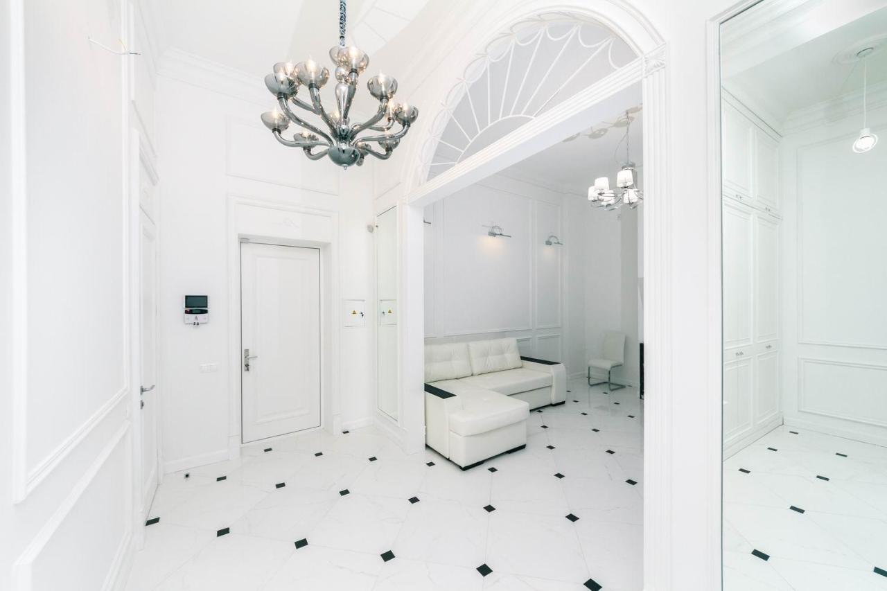 Luxury Beatiful Apartment On Pyshkinska Street Kyiv Exterior foto
