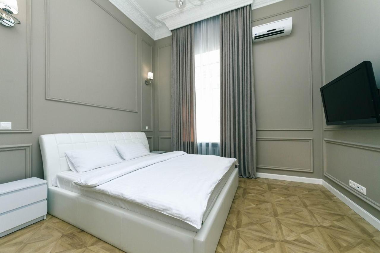 Luxury Beatiful Apartment On Pyshkinska Street Kyiv Exterior foto